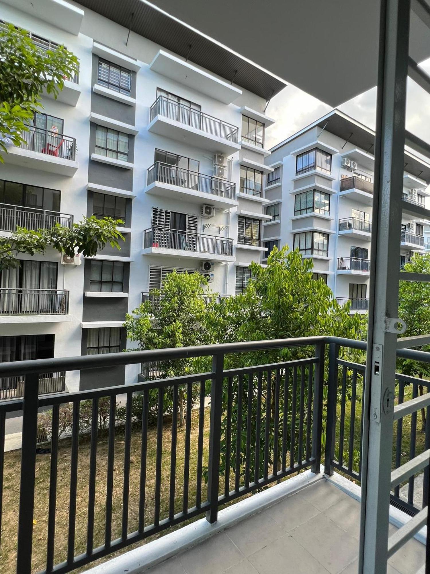 Aaron Marudu Apartment Kampong Sorosob